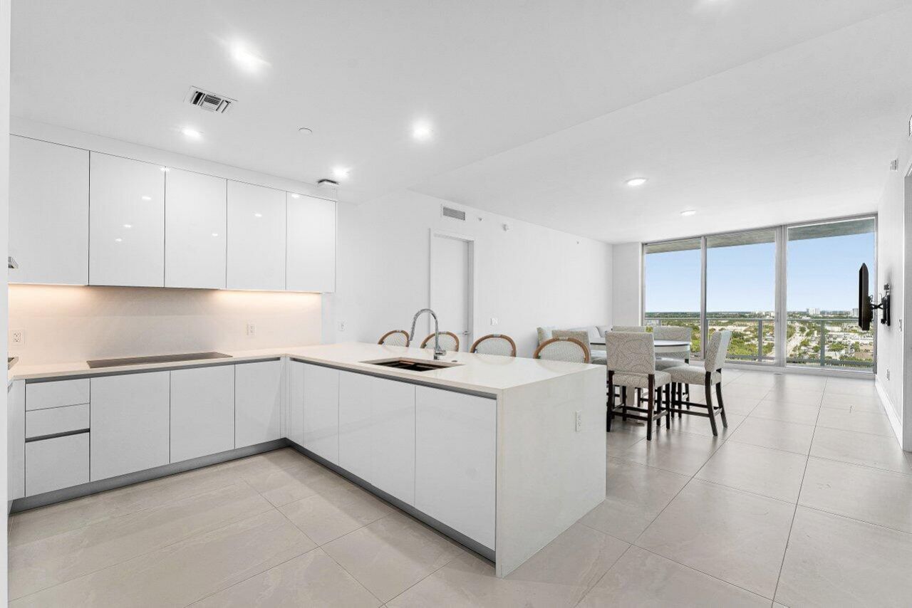 220 Lake Shore Drive, Unit 1817, Lake Park, FL 33403 Photo