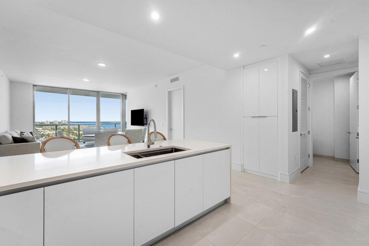 220 Lake Shore Drive, Unit 1817, Lake Park, FL 33403 Photo