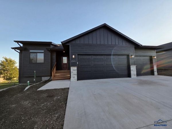 1041 COBALT DR, Rapid City, SD 57701