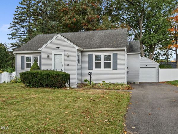 11 Grandview Drive, Latham, NY 12110