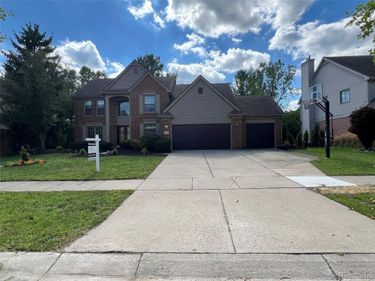 45475 Irvine Drive , Novi, Mi 48374