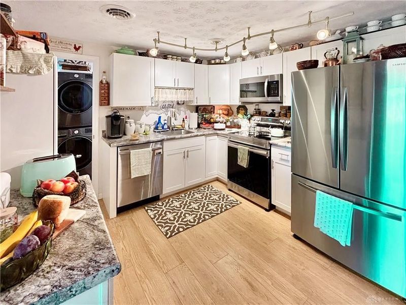 414 Judy Lane, Gratis, OH 45330 Photo 4