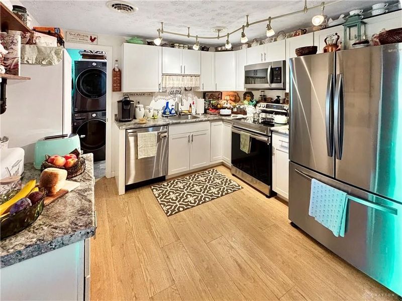 414 Judy Lane, Gratis, OH 45330 Photo 6