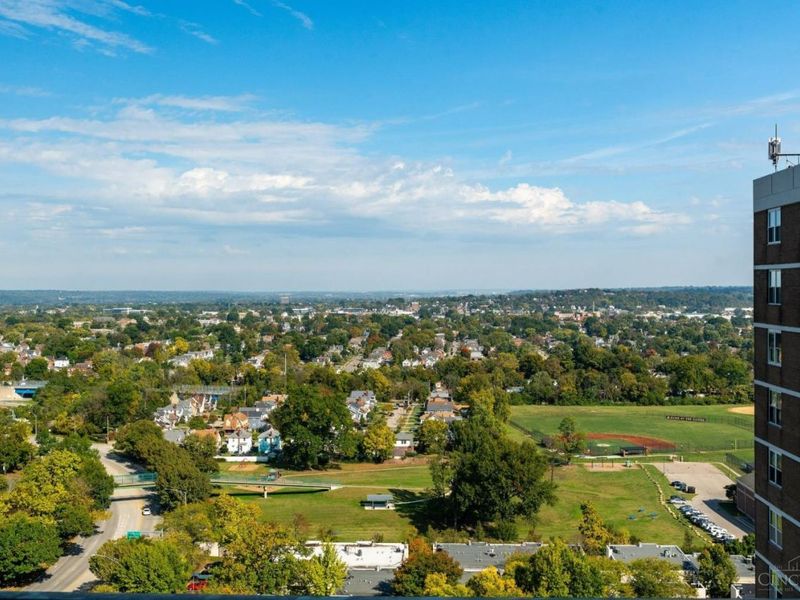 2444 Madison Road, Unit 1907, Cincinnati, OH 45208 Photo 12