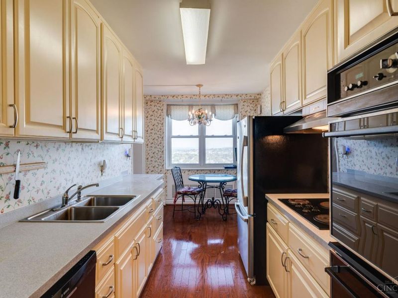 2444 Madison Road, Unit 1907, Cincinnati, OH 45208 Photo 14