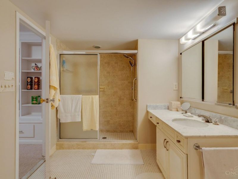 2444 Madison Road, Unit 1907, Cincinnati, OH 45208 Photo 31