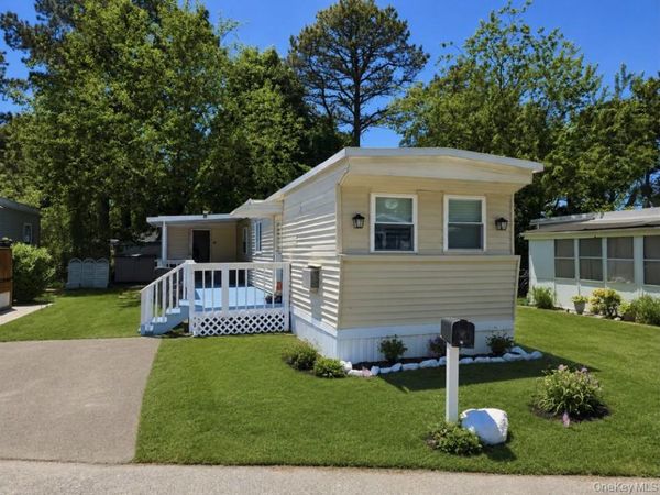 525 Riverleigh Ave , Unit C7, Riverhead, NY 11901
