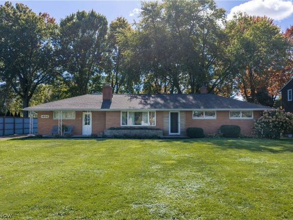 1602 Schneider Street NW, North Canton, OH 44720