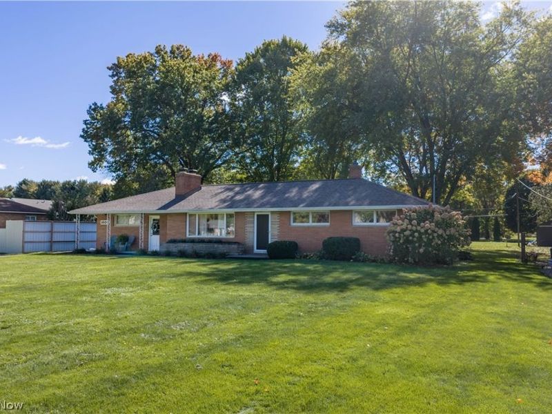 1602 Schneider Street NW, North Canton, OH 44720 Photo 2