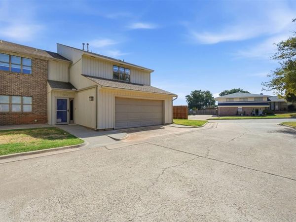 1011 Mockingbird Lane, Clinton, OK 73601
