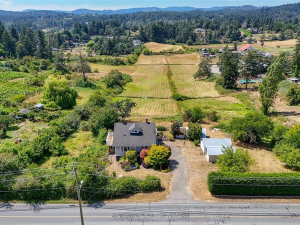 4014 Holland Ave , Saanich, BC V8Z 5K1