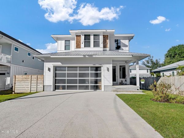 702 Fayetteville Avenue, Carolina Beach, NC 28428
