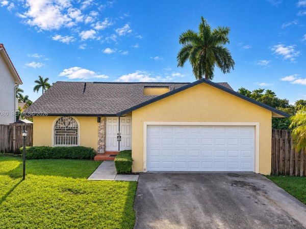 6039 SW 152nd Ct , Miami, FL 33193