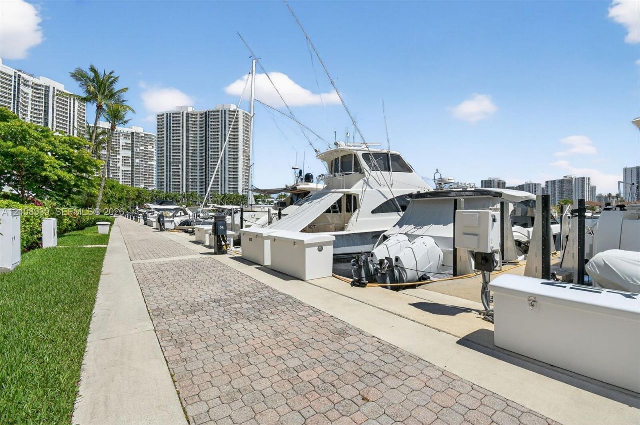 3640 Yacht Club Dr, Unit 410, Aventura, FL 33180 Photo