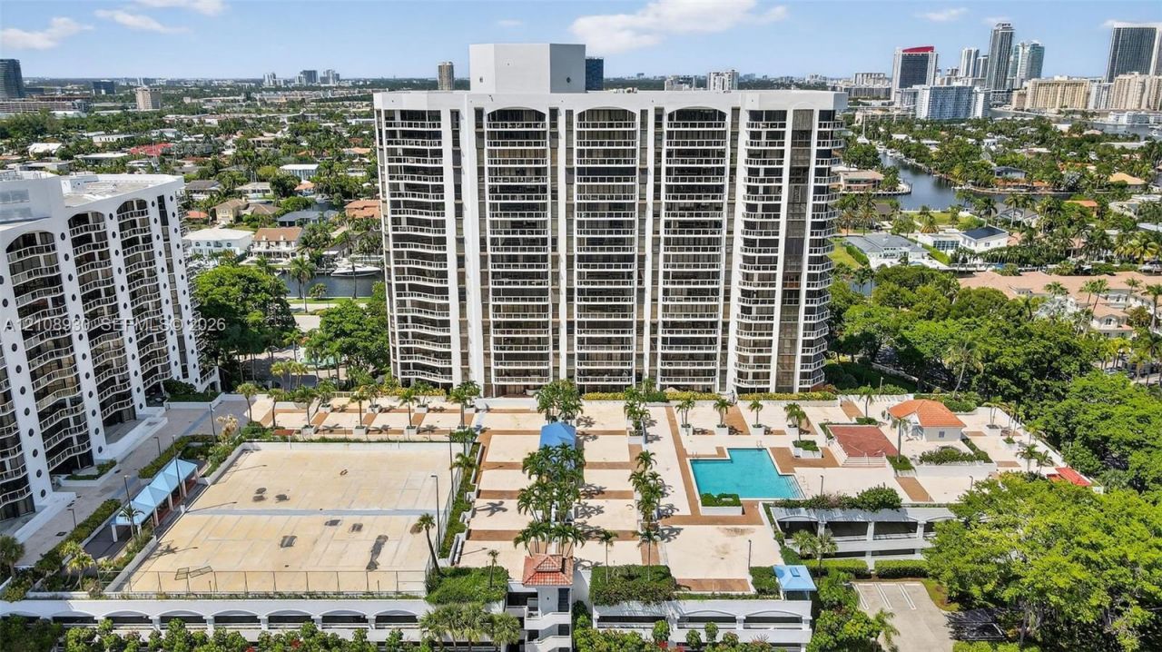 3640 Yacht Club Dr, Unit 410, Aventura, FL 33180 Photo