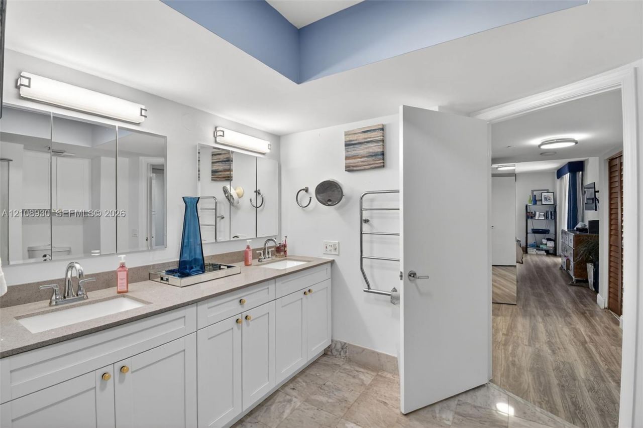 3640 Yacht Club Dr, Unit 410, Aventura, FL 33180 Photo
