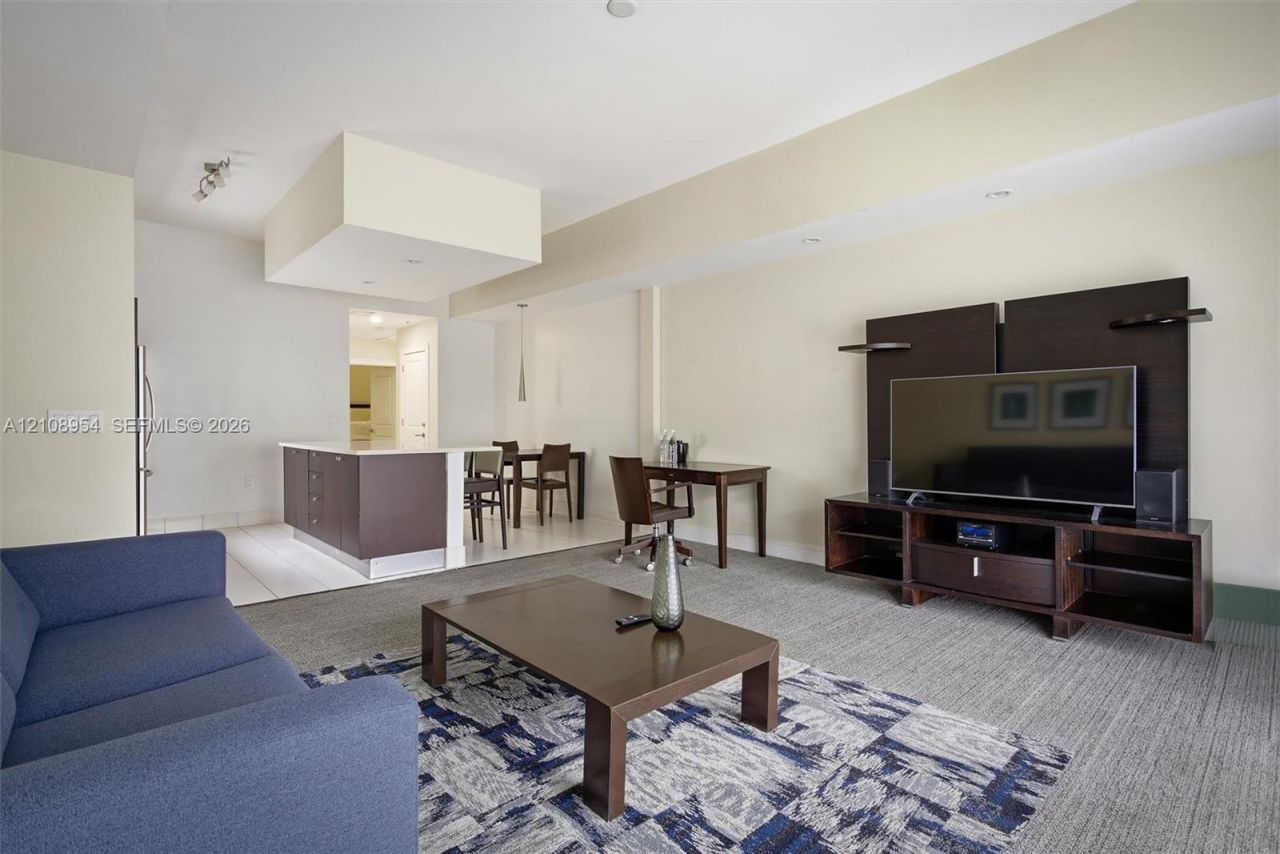 5300 NW 87th Ave , Unit 816, Doral, FL 33178 Photo