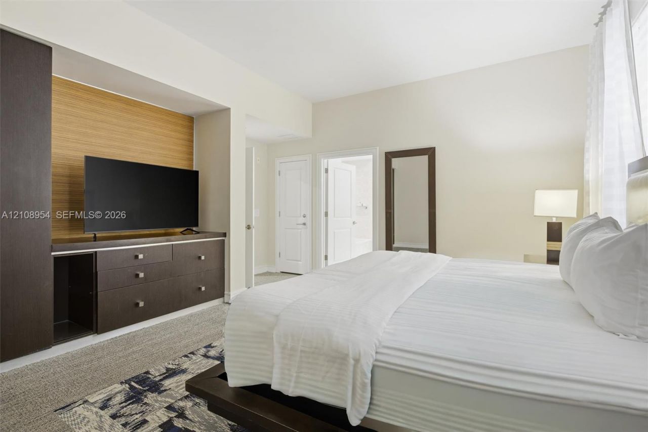 5300 NW 87th Ave , Unit 816, Doral, FL 33178 Photo