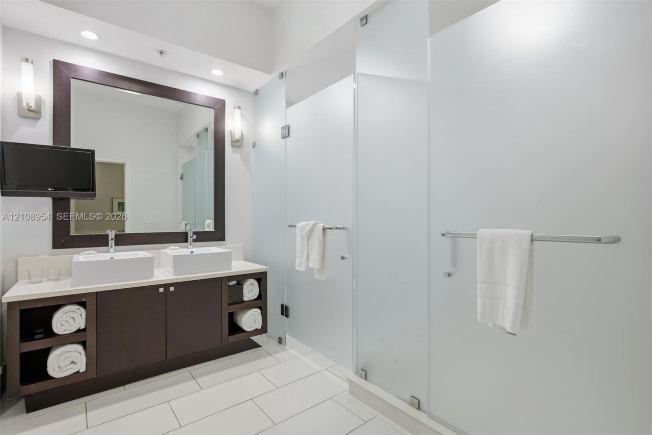 5300 NW 87th Ave , Unit 816, Doral, FL 33178 Photo