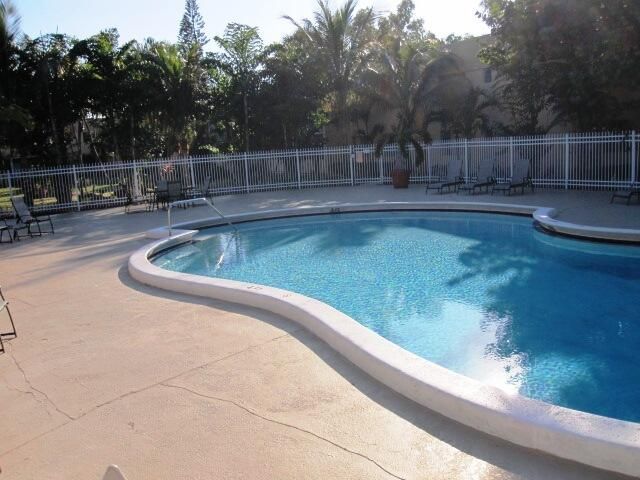 201 Bonnie Boulevard, Unit 105, Palm Springs, FL 33461 Photo