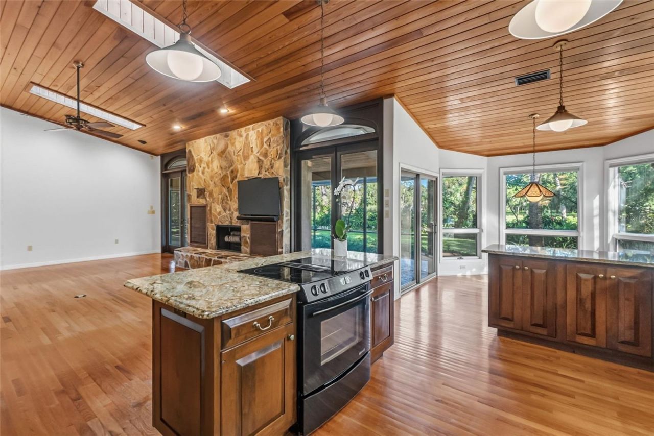 5122 Kestral Park S, Sarasota, FL 34231 Photo