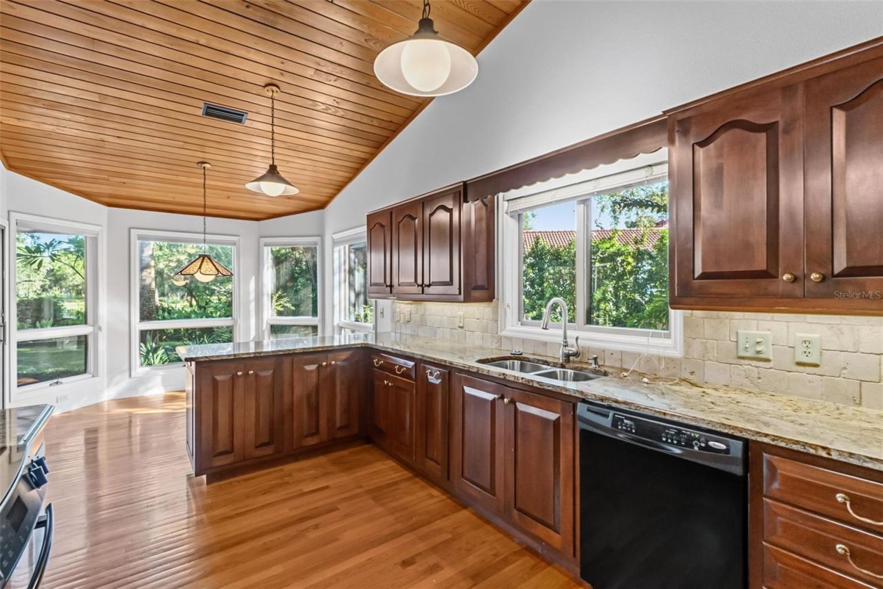 5122 Kestral Park S, Sarasota, FL 34231 Photo