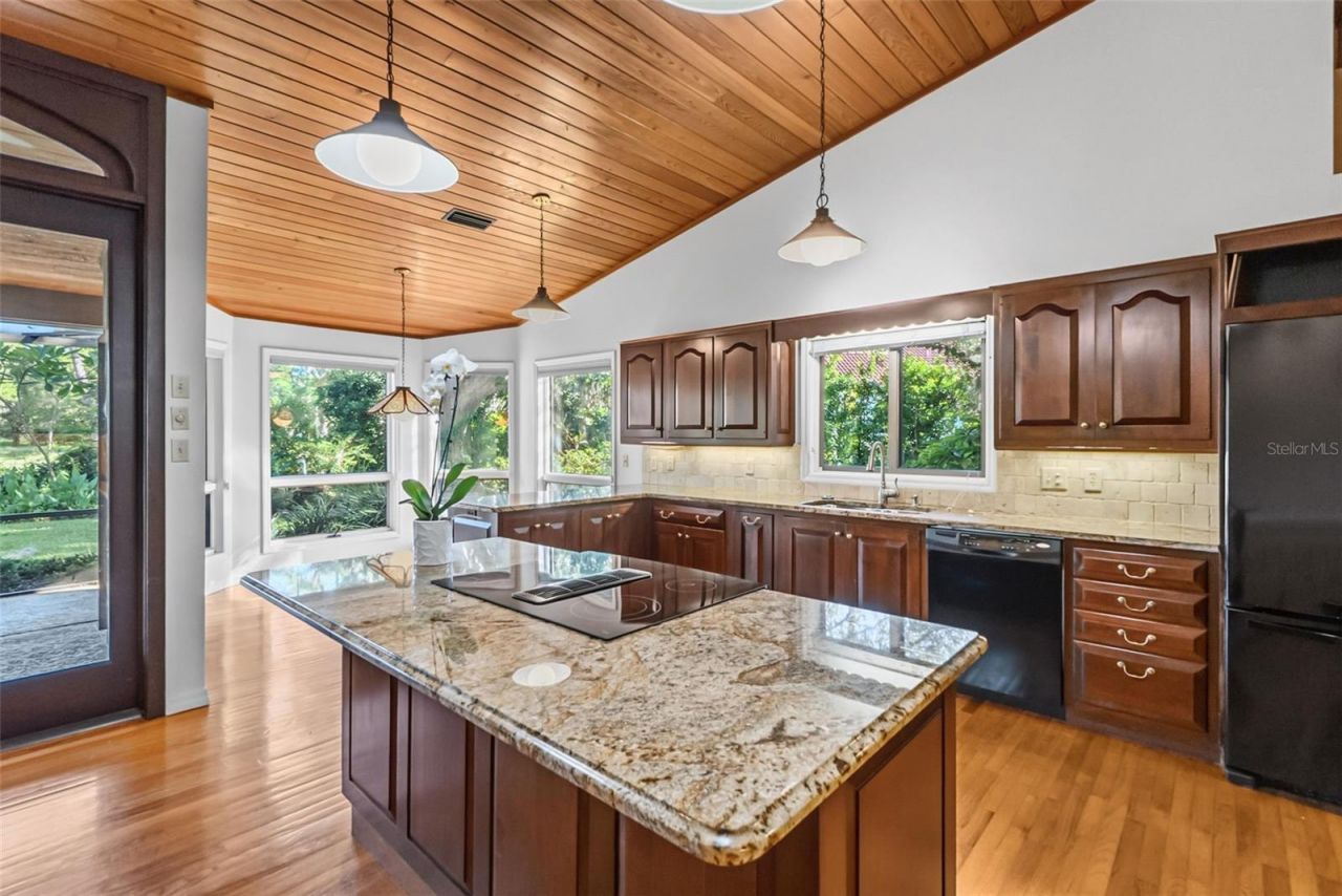 5122 Kestral Park S, Sarasota, FL 34231 Photo
