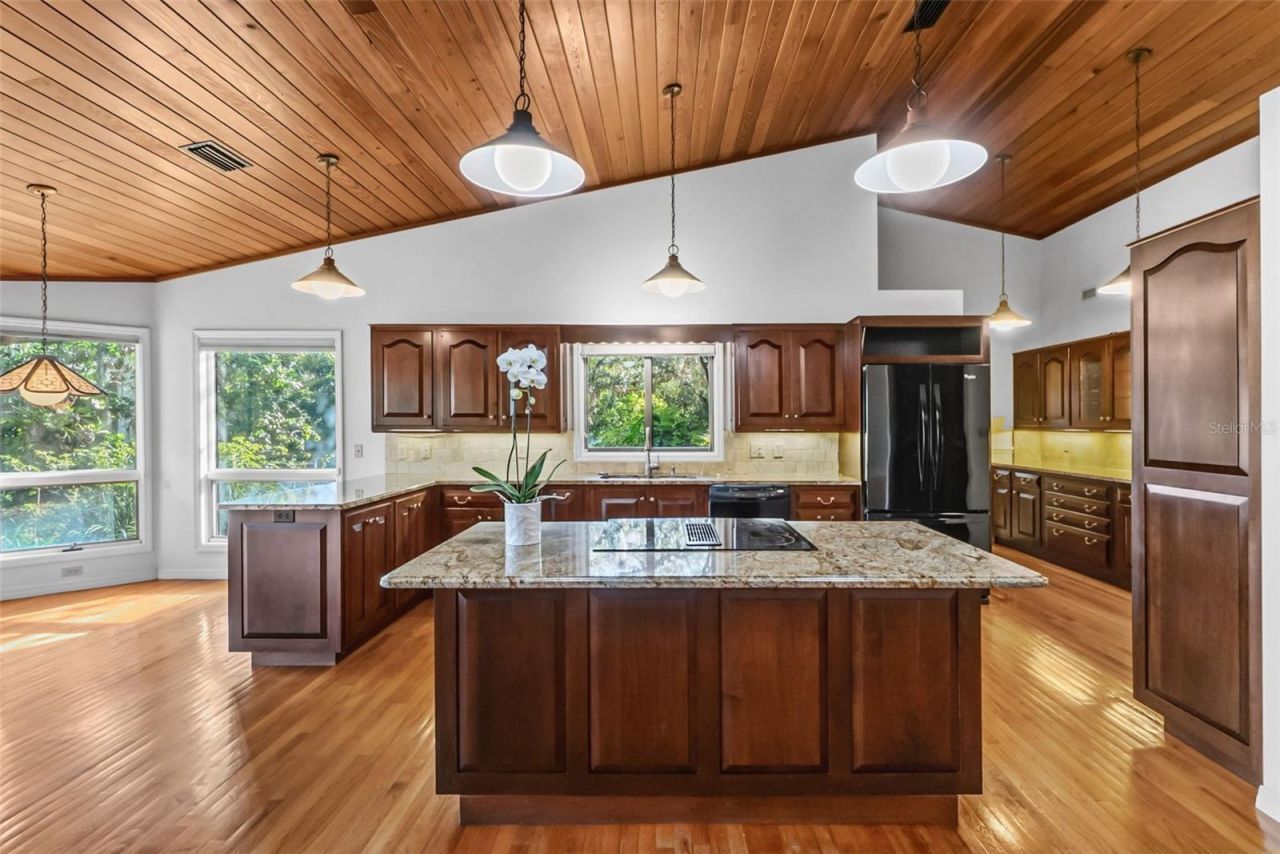 5122 Kestral Park S, Sarasota, FL 34231 Photo