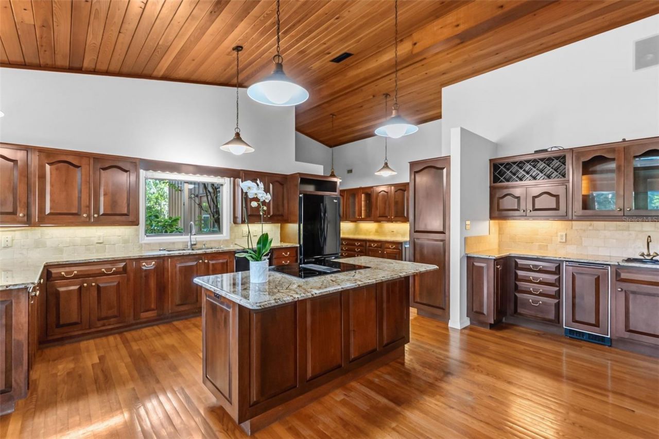 5122 Kestral Park S, Sarasota, FL 34231 Photo