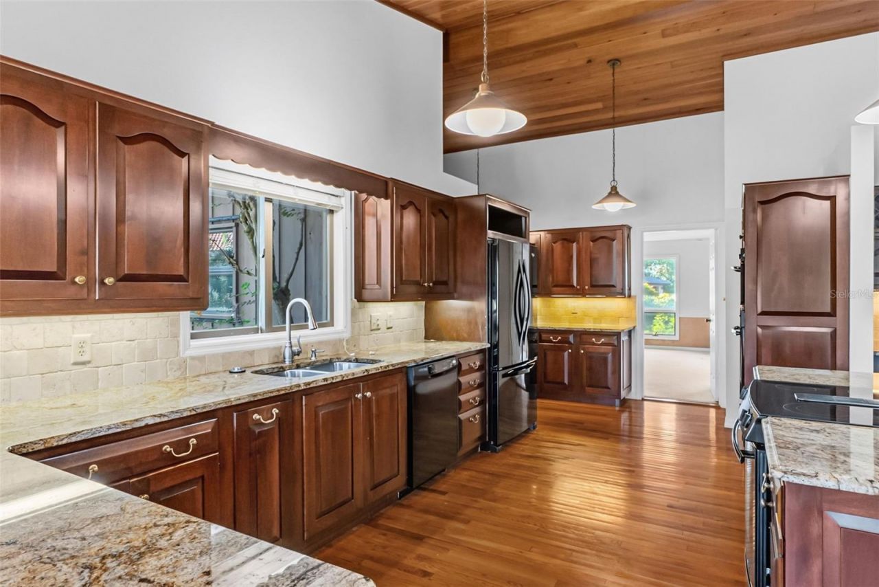 5122 Kestral Park S, Sarasota, FL 34231 Photo