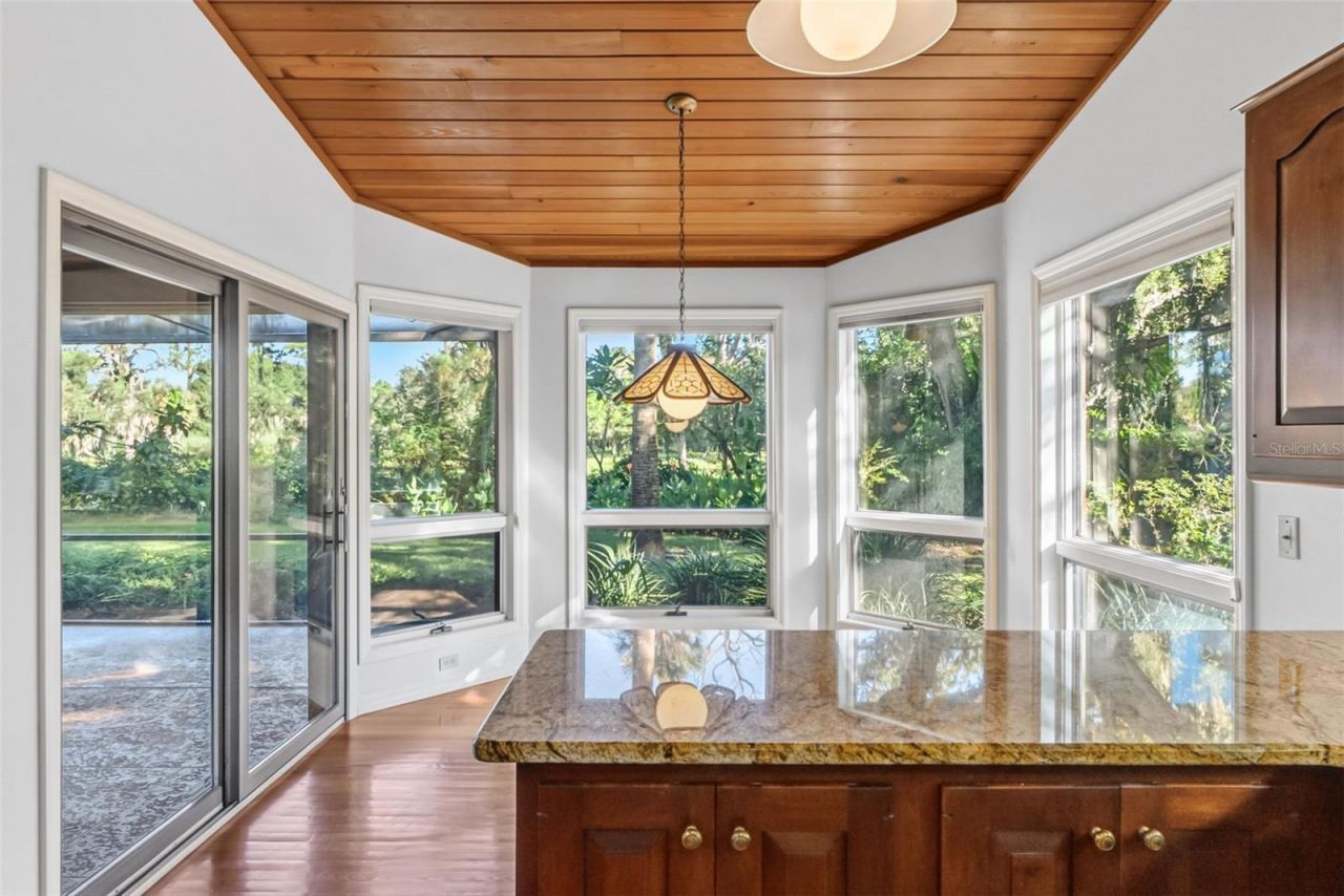 5122 Kestral Park S, Sarasota, FL 34231 Photo