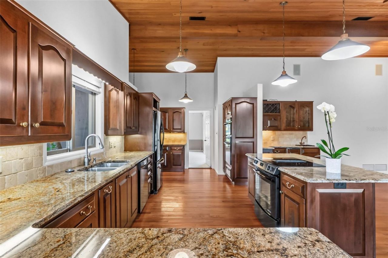 5122 Kestral Park S, Sarasota, FL 34231 Photo