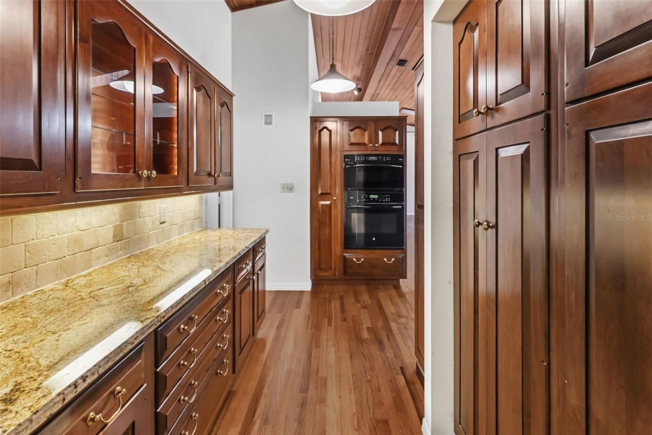 5122 Kestral Park S, Sarasota, FL 34231 Photo