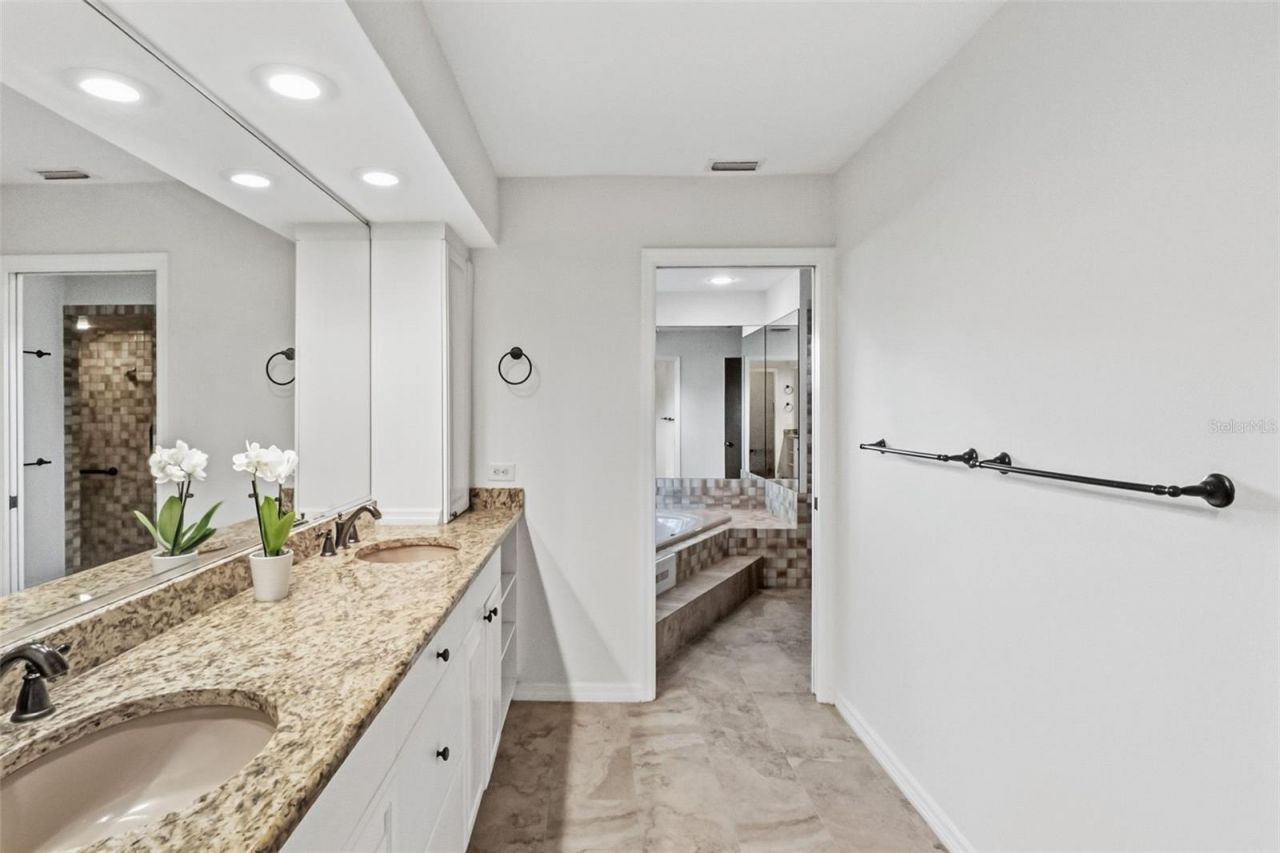 5122 Kestral Park S, Sarasota, FL 34231 Photo