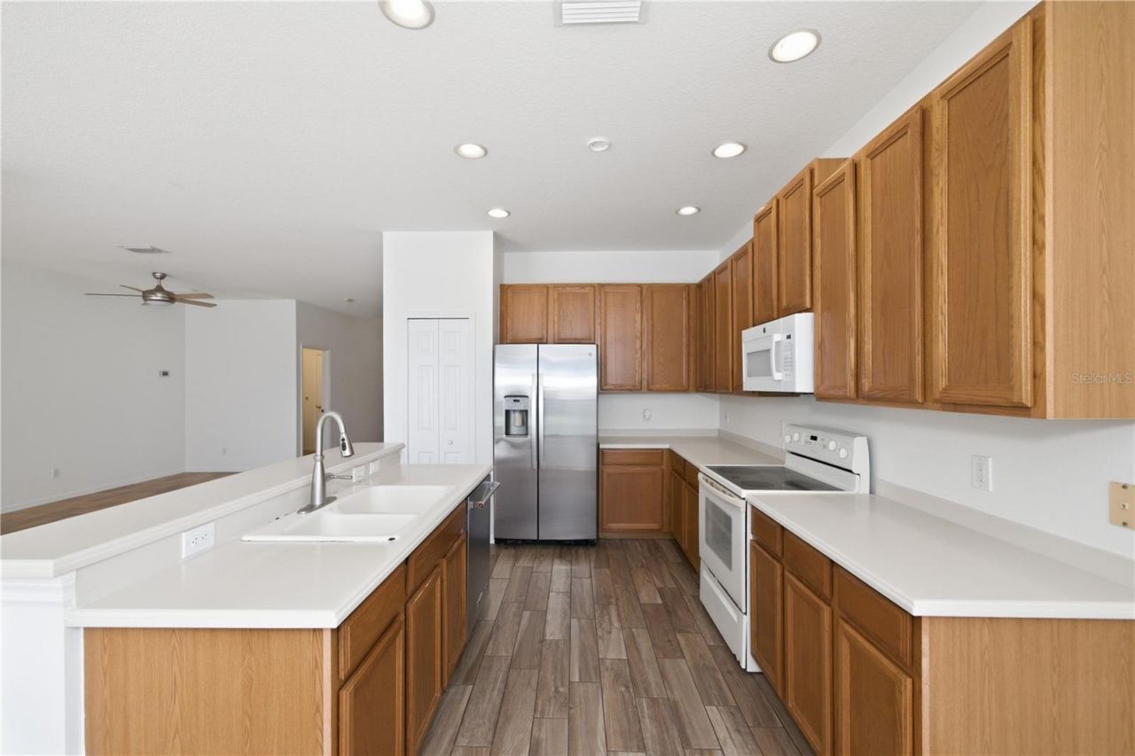 8013 Stirling Falls Circle, Sarasota, FL 34243 Photo