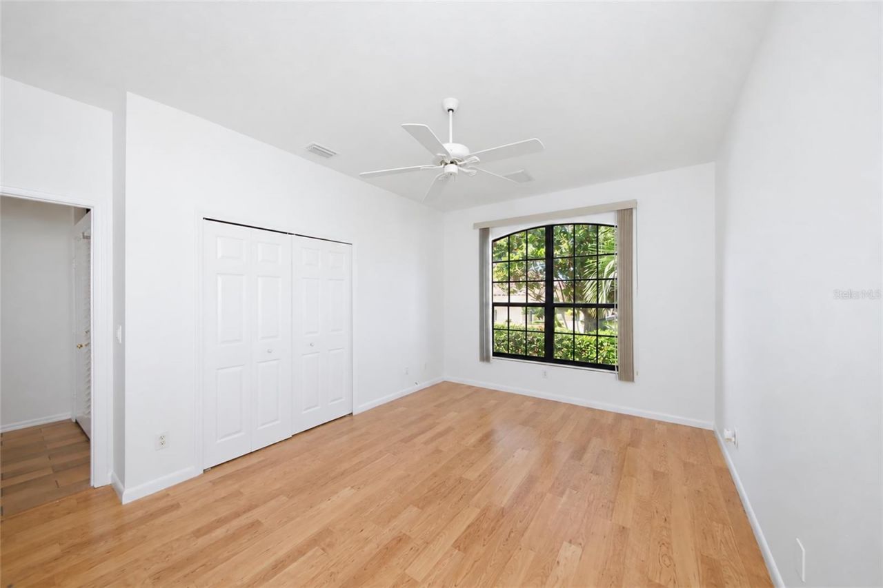 8013 Stirling Falls Circle, Sarasota, FL 34243 Photo