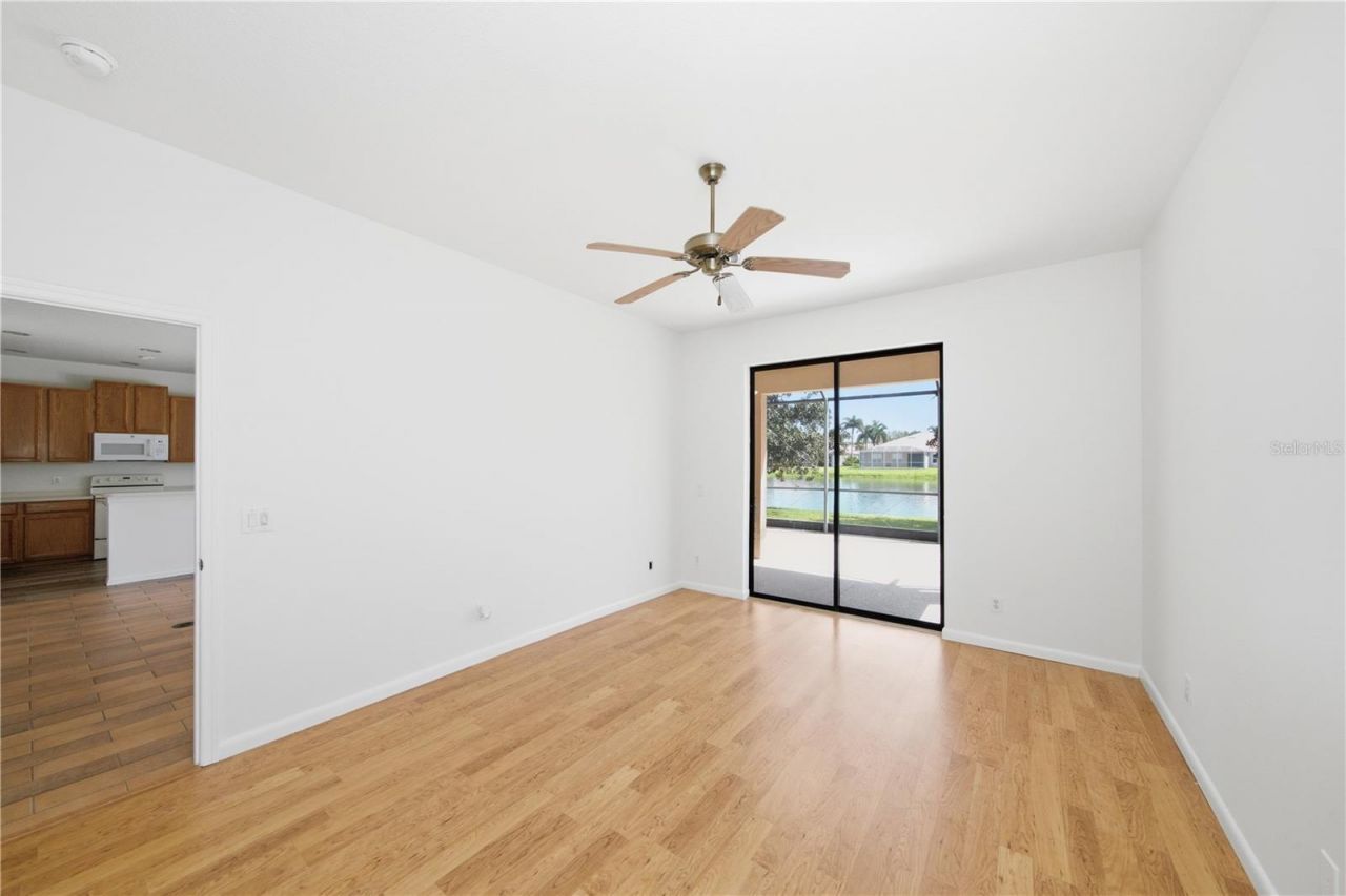 8013 Stirling Falls Circle, Sarasota, FL 34243 Photo