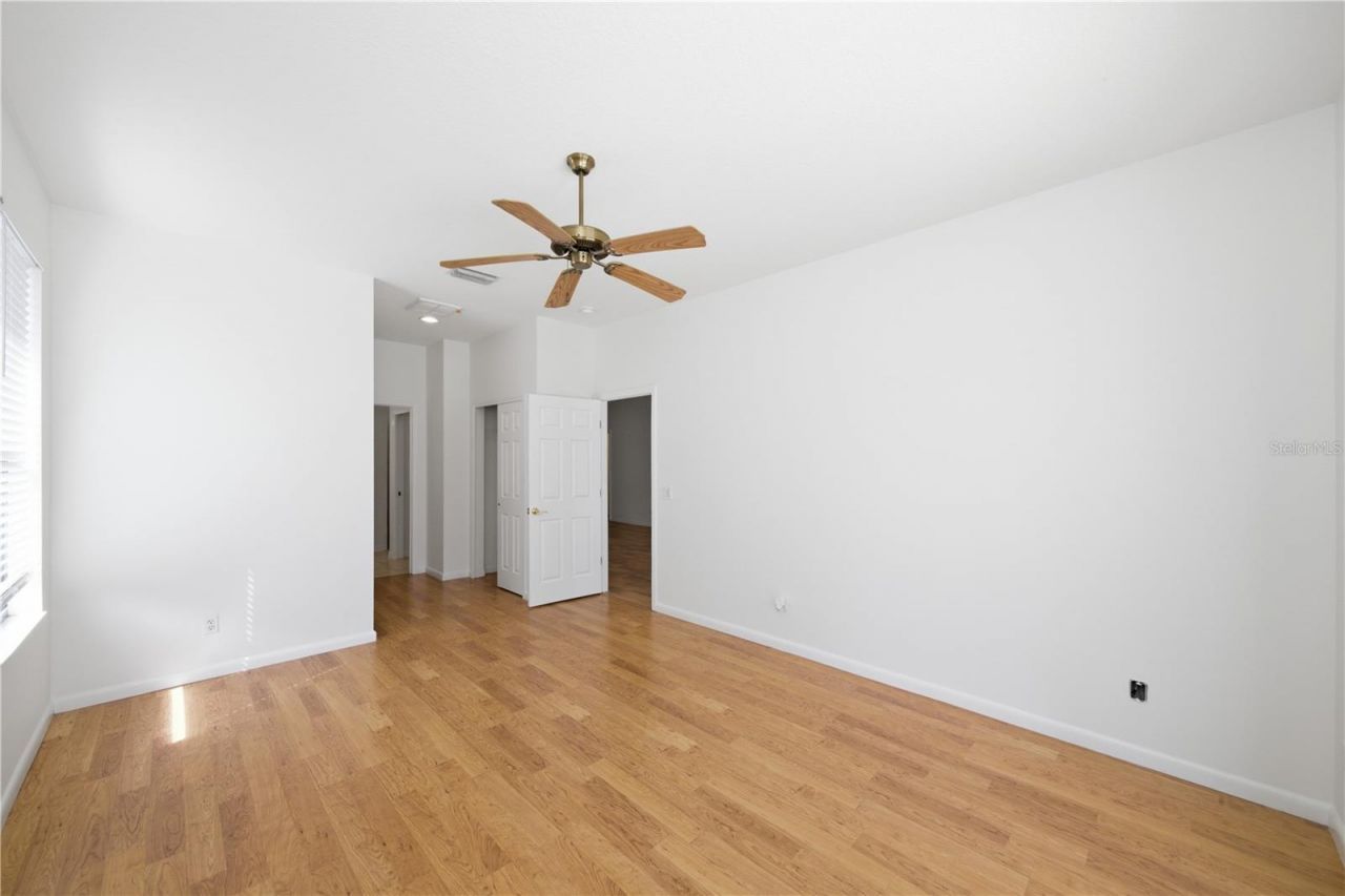 8013 Stirling Falls Circle, Sarasota, FL 34243 Photo
