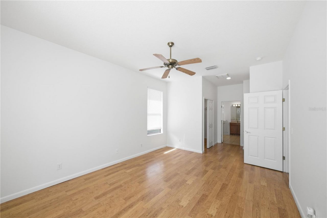 8013 Stirling Falls Circle, Sarasota, FL 34243 Photo
