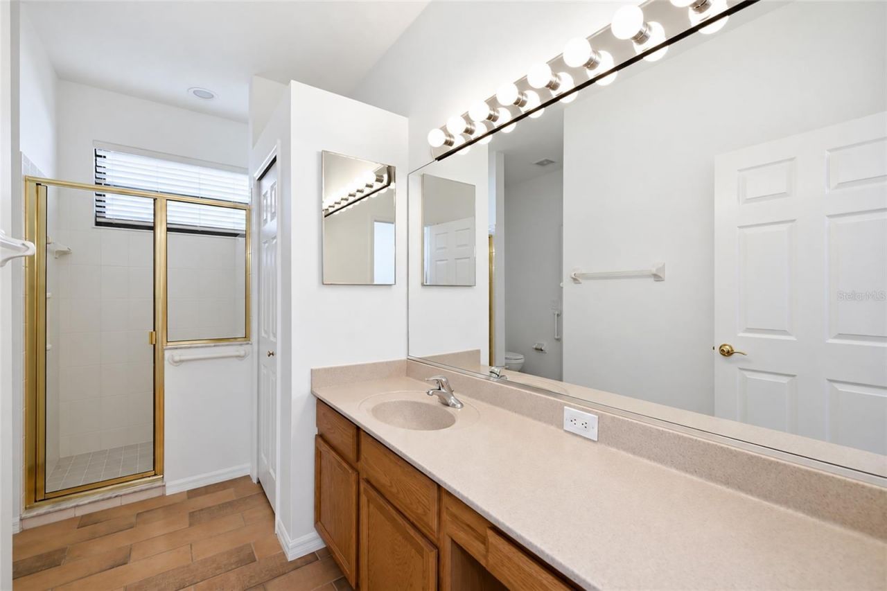 8013 Stirling Falls Circle, Sarasota, FL 34243 Photo