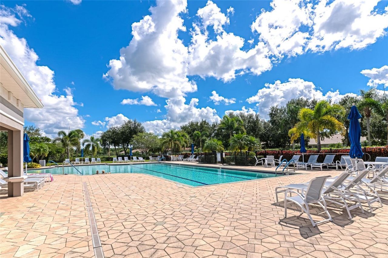 8013 Stirling Falls Circle, Sarasota, FL 34243 Photo