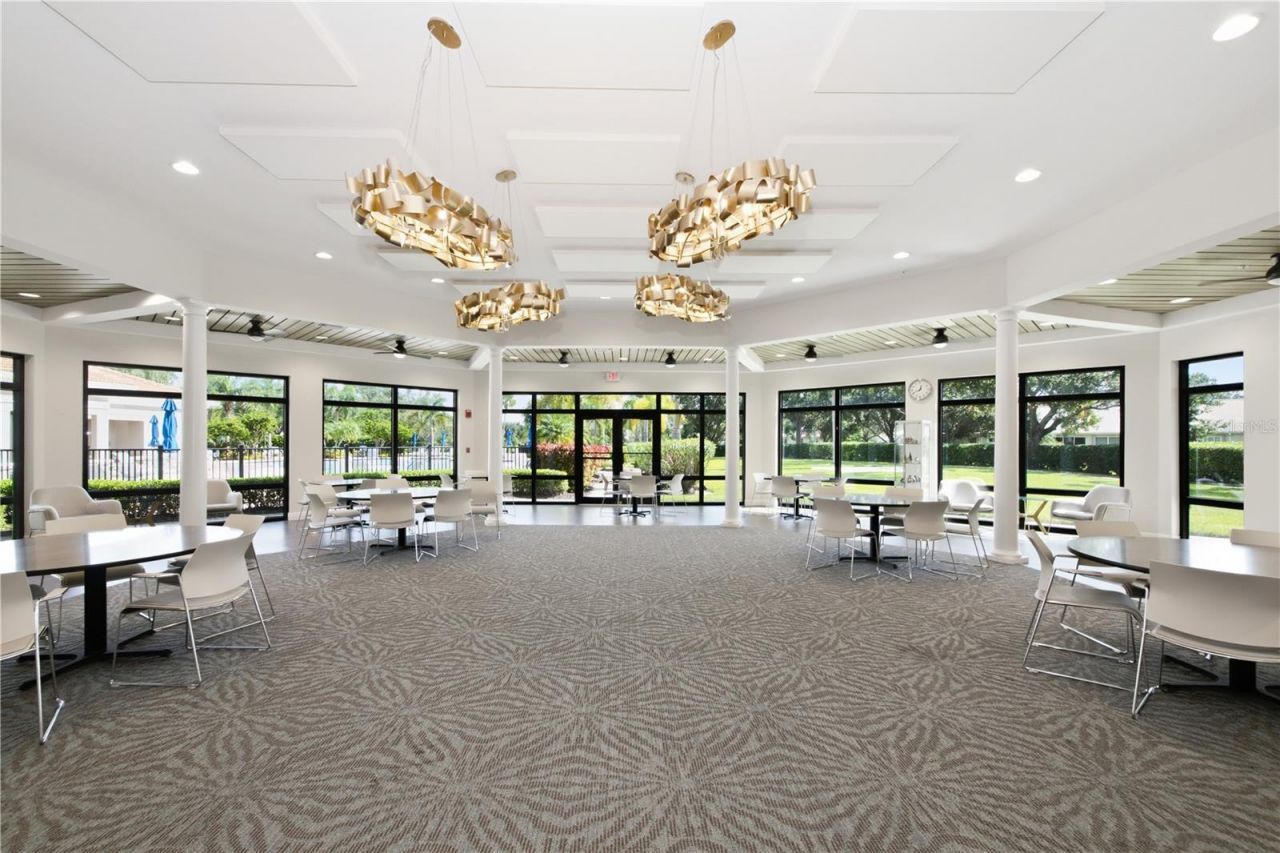 8013 Stirling Falls Circle, Sarasota, FL 34243 Photo