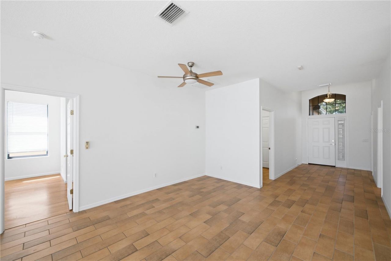 8013 Stirling Falls Circle, Sarasota, FL 34243 Photo