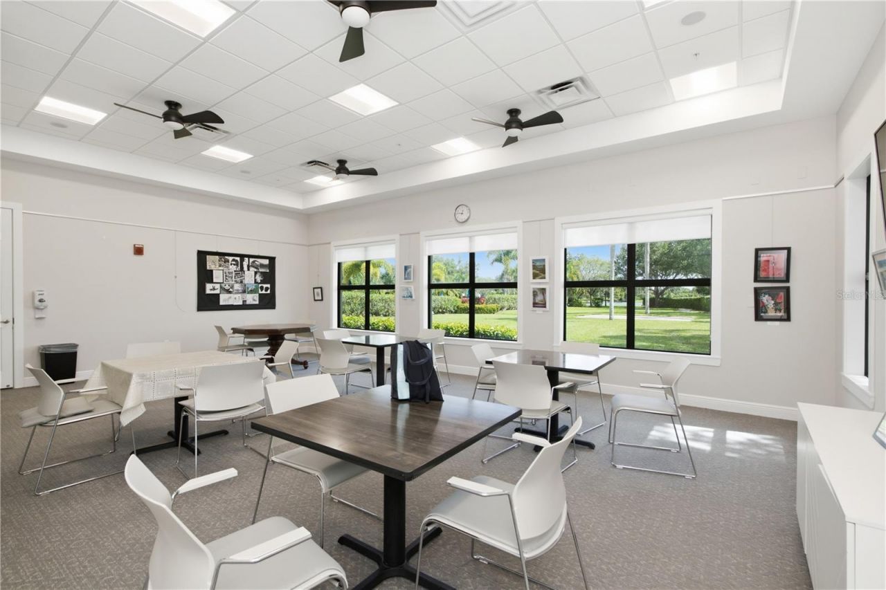 8013 Stirling Falls Circle, Sarasota, FL 34243 Photo