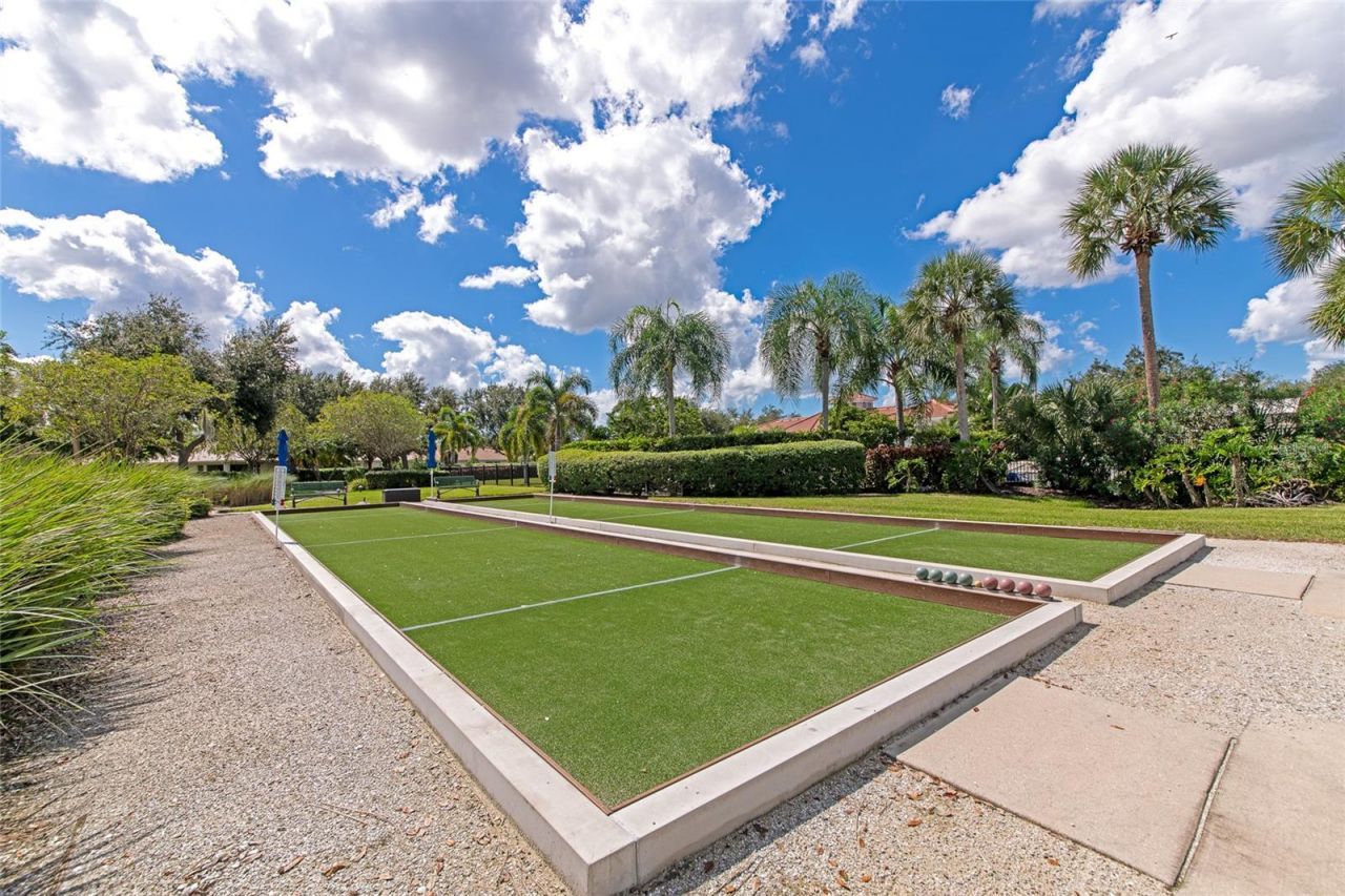 8013 Stirling Falls Circle, Sarasota, FL 34243 Photo
