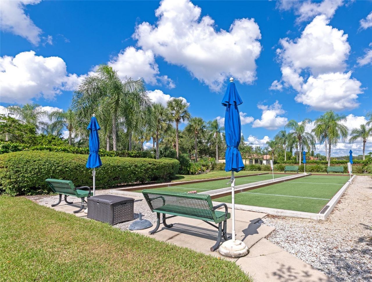 8013 Stirling Falls Circle, Sarasota, FL 34243 Photo