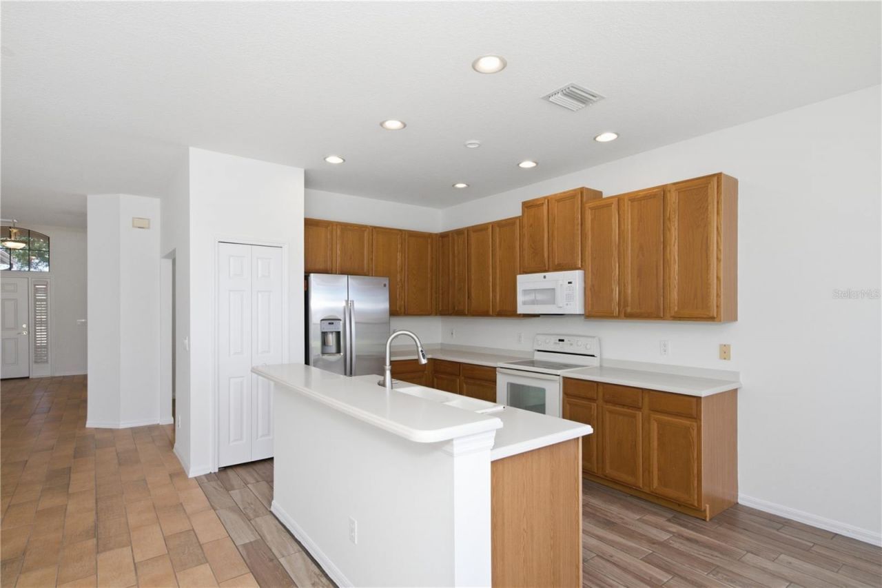 8013 Stirling Falls Circle, Sarasota, FL 34243 Photo