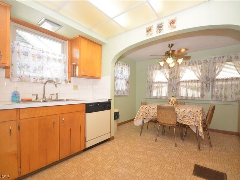 2481 4th Street, Cuyahoga Falls, OH 44221 Photo 17