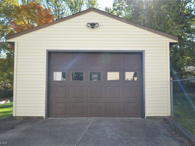 2481 4th Street, Cuyahoga Falls, OH 44221 Photo 3