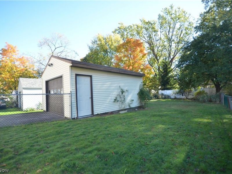 2481 4th Street, Cuyahoga Falls, OH 44221 Photo 4